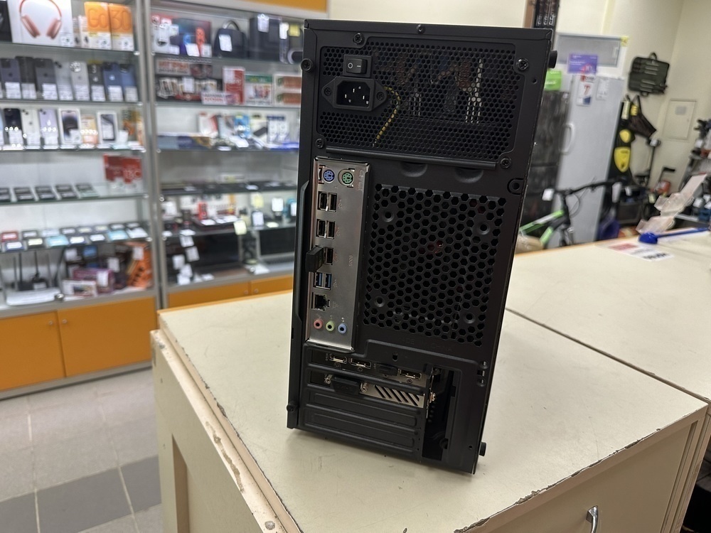 Системный блок Ginzzu; Xeon E5-2640 v3, Radeon RX 570, 16 Гб, 256 Гб, Нет