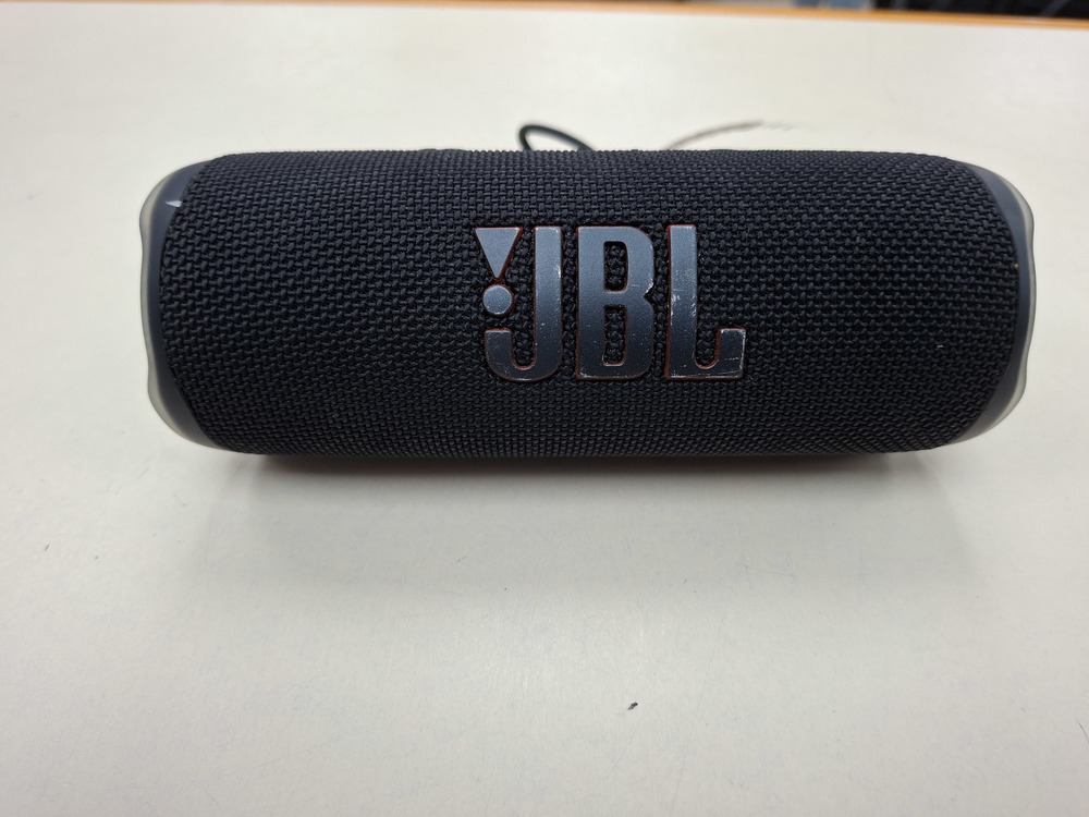 Портативная акустика JBL Flip 6;