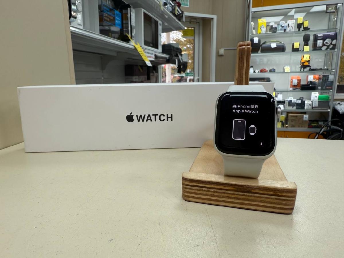 Смарт-часы Apple Watch SE 2022 44mm