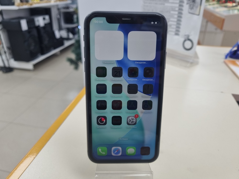 Смартфон Apple iPhone 11 64Gb