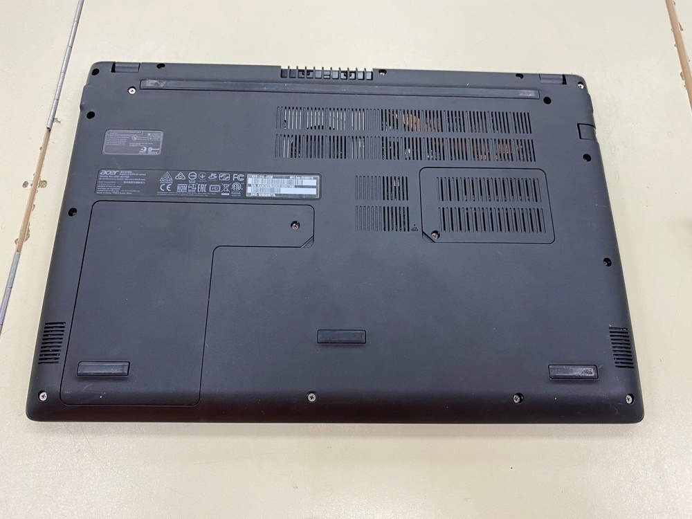 Ноутбук Acer; A4-9120, Radeon 530, 20 Гб, Нет, 240 Гб