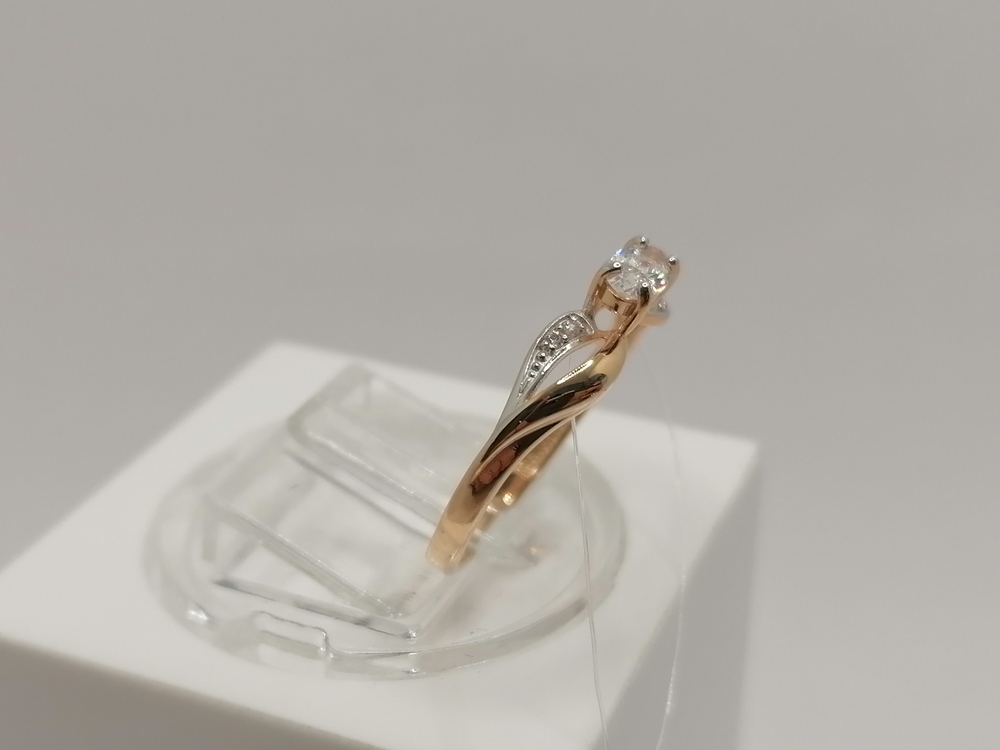 КОЛЬЦО С КАМНЯМИ (Au 585)