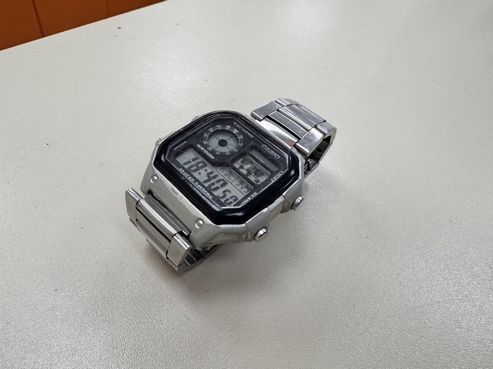 Часы наручные Casio AE-1200WH
