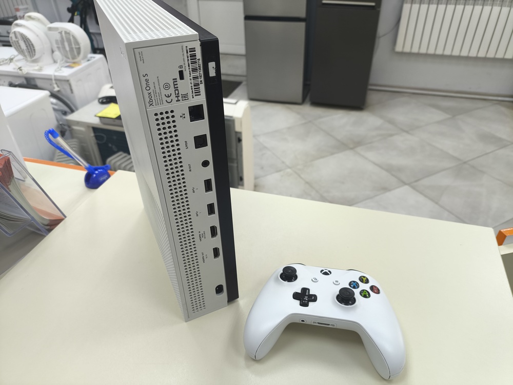Игровая приставка Xbox One S 1TB