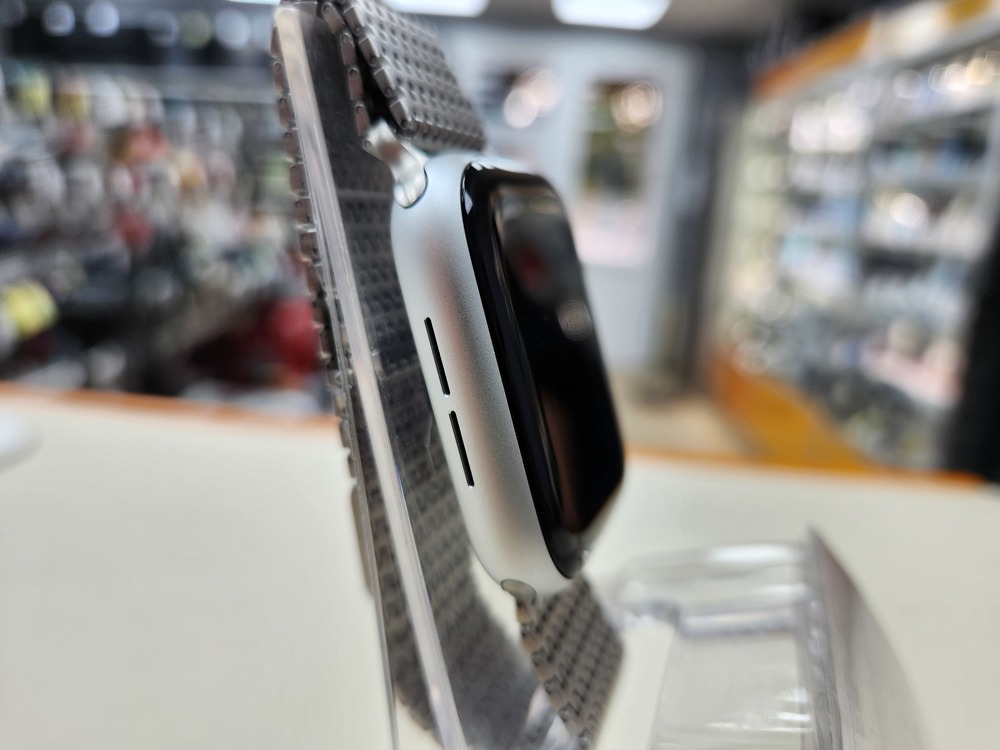 Смарт-часы Apple Watch SE 2022 44mm