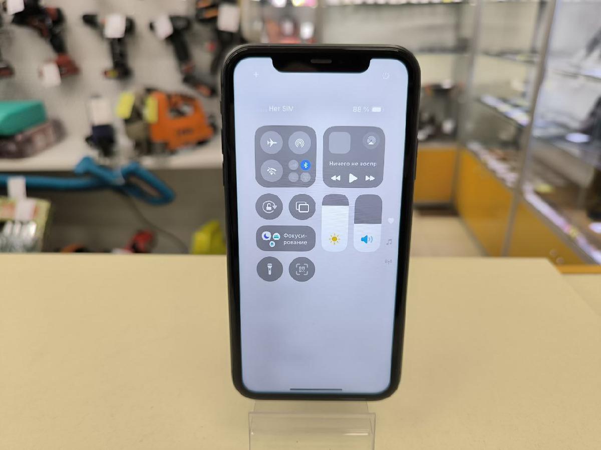 Смартфон Apple iPhone 11 64Gb