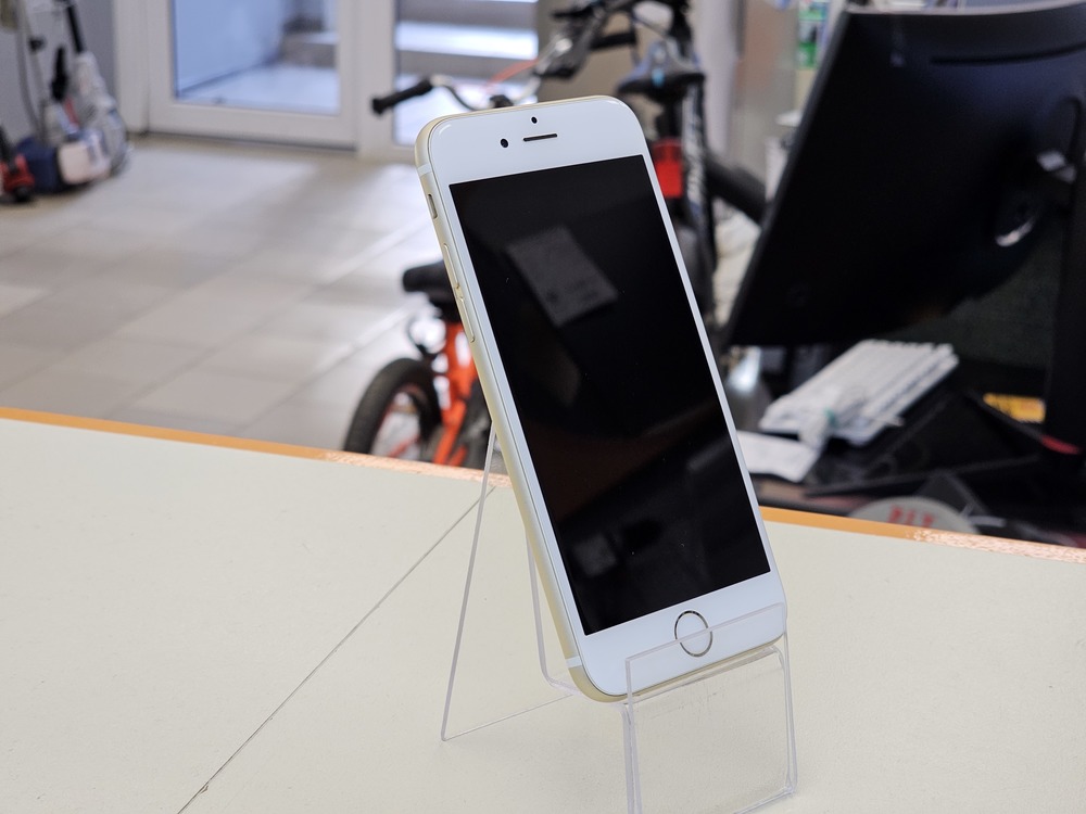 Смартфон Apple iPhone 6S 32Gb