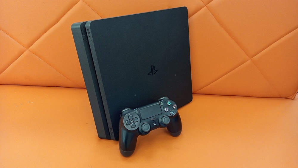 Игровая приставка PlayStation 4 Slim 1Tb Игровая приставка PlayStation 4 Slim 1Tb
