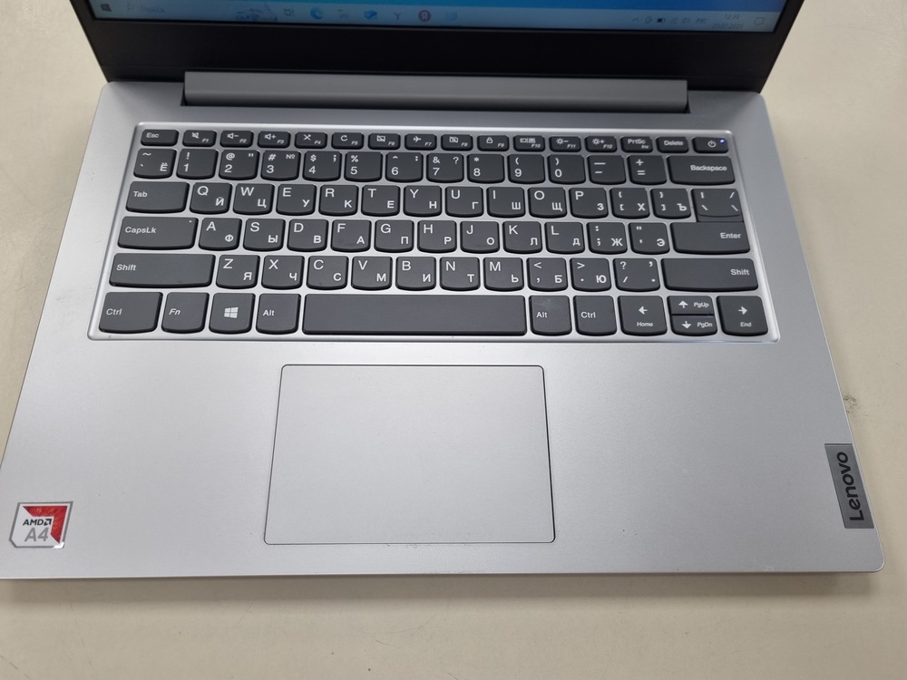 Ноутбук Lenovo 14AST-05; A4-9120, Radeon R3 series, 4 Гб, 64 Гб, Нет