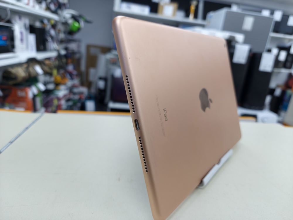 Планшет Apple IPad 6 128 ГБ A1893 (Wi-Fi)