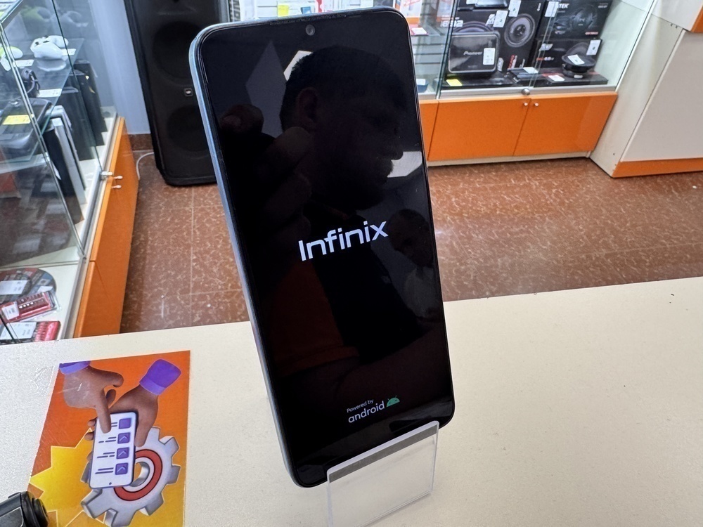 Смартфон Infinix HOT 30i 8/128
