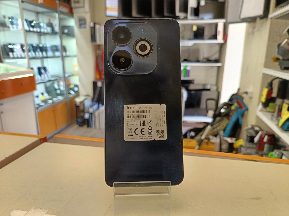 Смартфон Infinix Smart 8 Pro 4/64