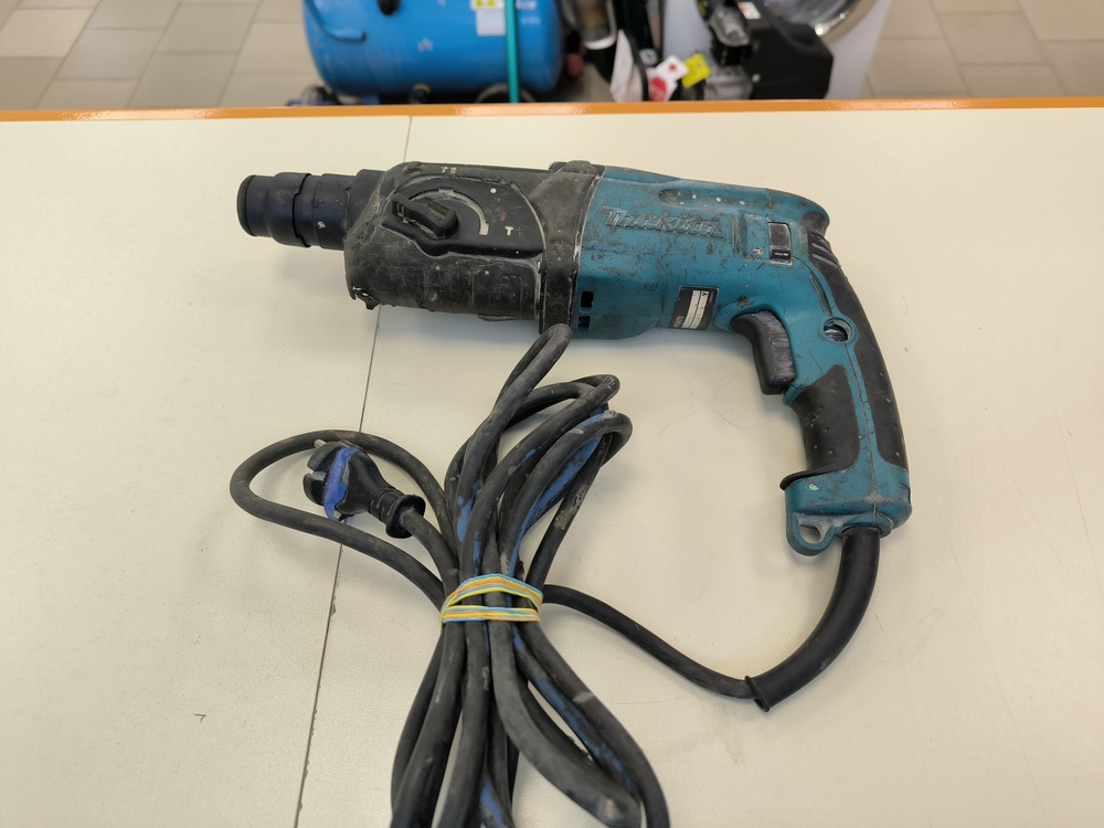 Перфоратор Makita HR 2470