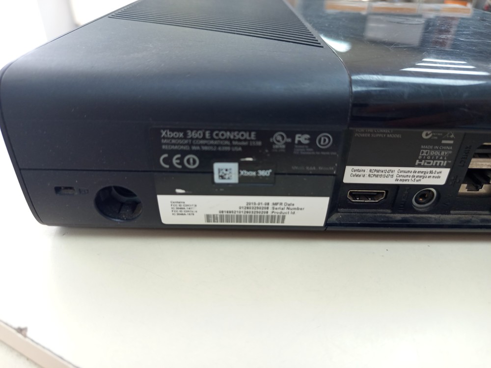 Игровая приставка Xbox 360 E