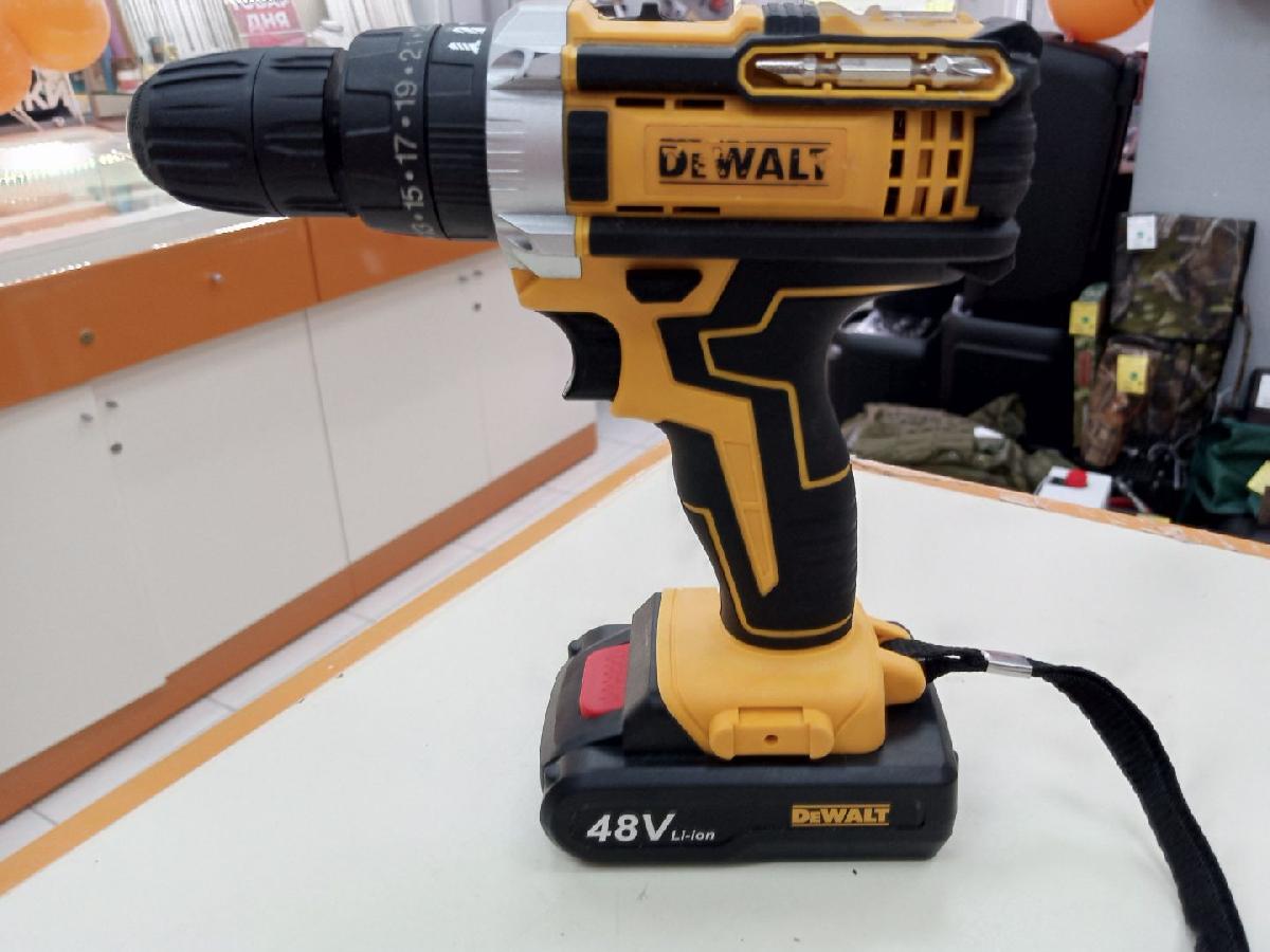 Шуруповерт Dewalt 48V