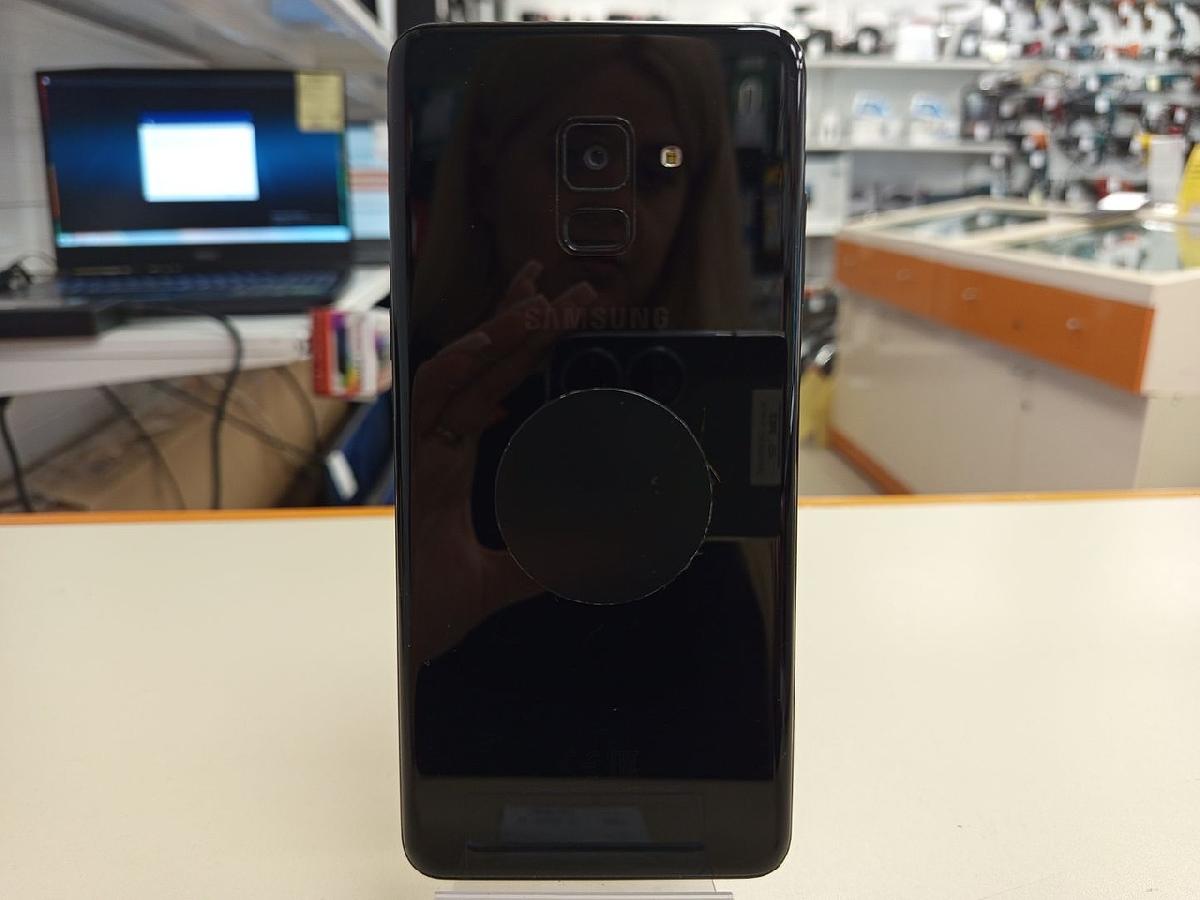 Смартфон Samsung Galaxy A8 2018 4/32