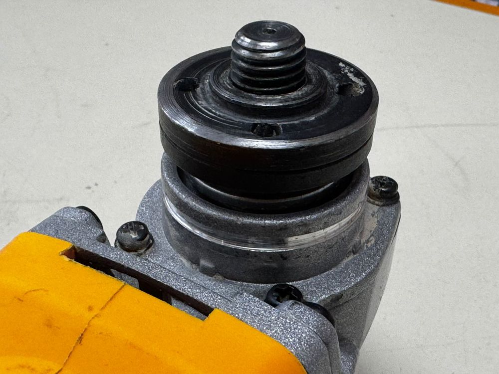 Угловая шлифмашина Angle Grinder DWE8110S