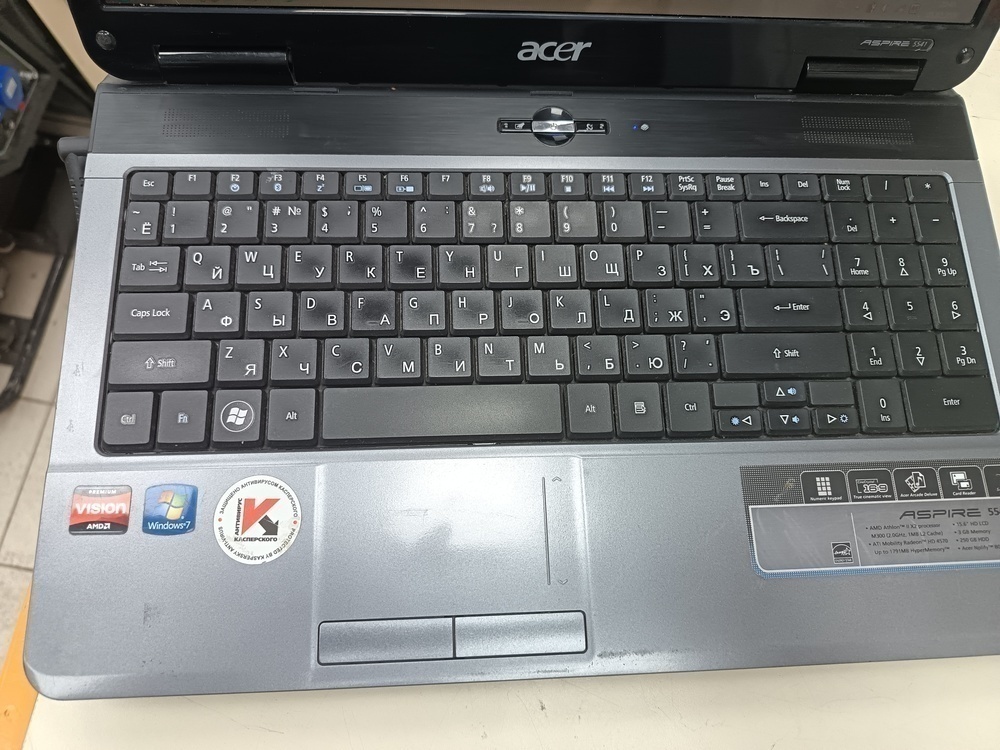 Ноутбук Acer; Athlon II M300, ATI Mobility Radeon HD 4550, 2 Гб, Нет, 240 Гб