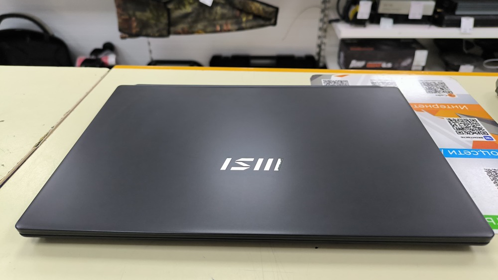 Ноутбук MSI; Ryzen 5 7530U, AMD Graphics, 8 Гб, 240 Гб, Нет