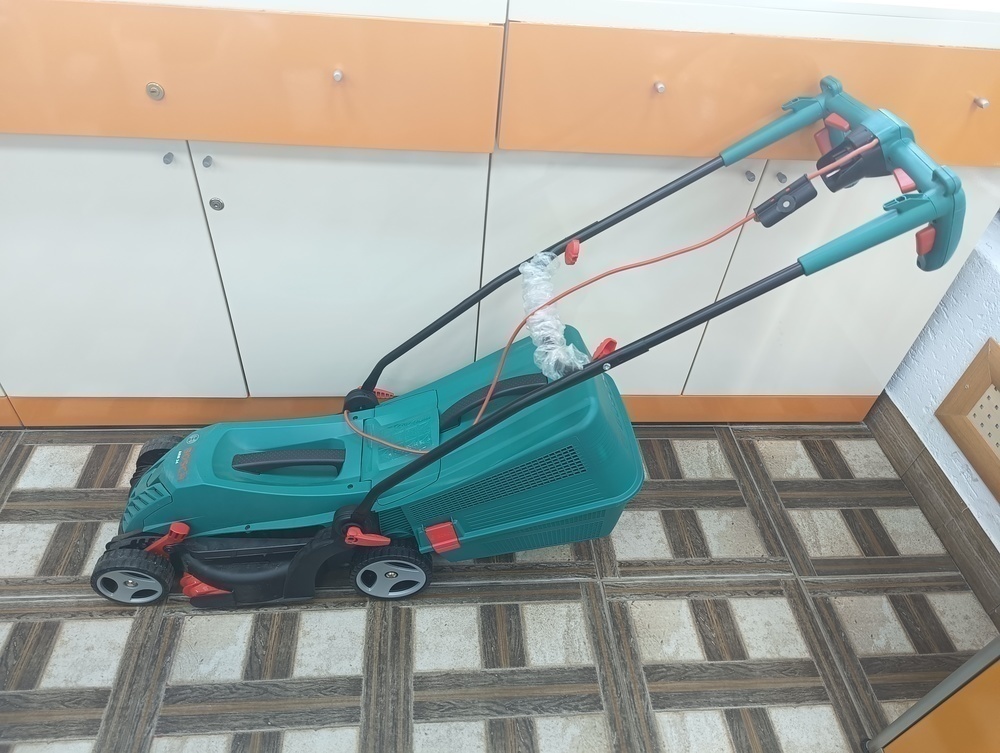 Газонокосилка Bosch ARM 34