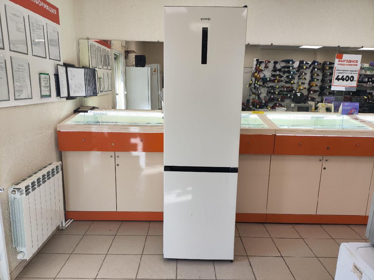 Холодильник Gorenje NRK6202Ac4