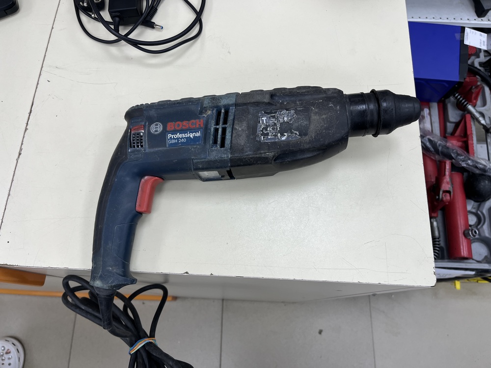 Перфоратор Bosch GBH 240