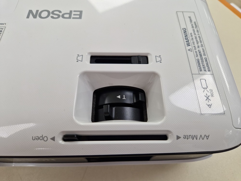 Проэктор Epson EB-W51