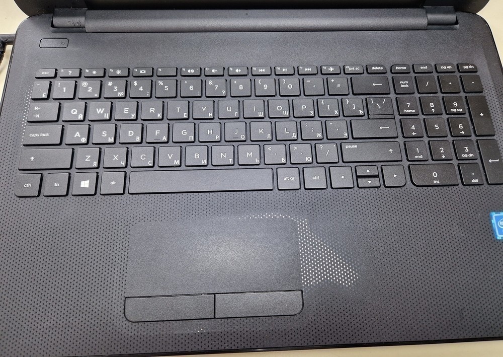 Ноутбук HP 15-ac000ur; Celeron N3050, HD Graphics, 2 Гб, 240 Гб