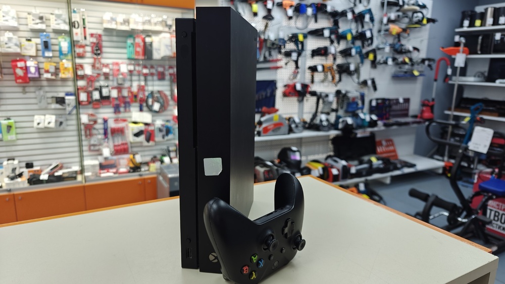 Игровая приставка Xbox One X 1Tb