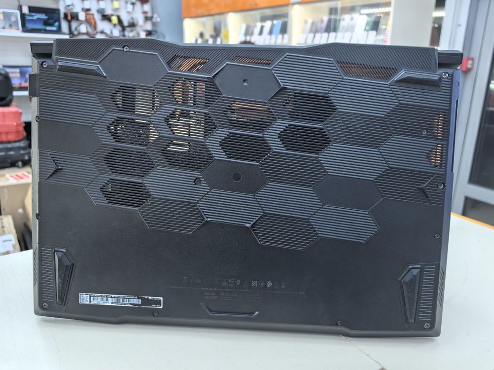 Ноутбук MSI GF7611UC-895XRU; Core i5-11260H, GeForce RTX 3050, 16 Гб, 500 Гб, Нет