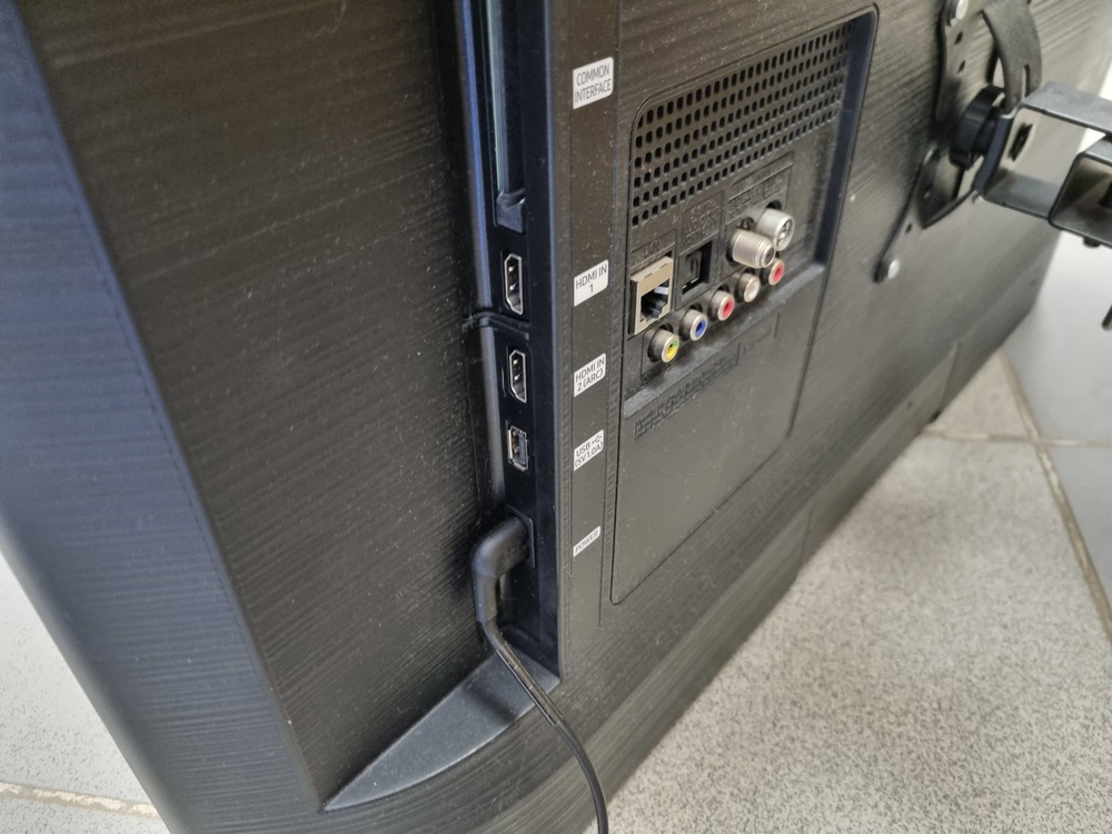 LED Телевизор Samsung UE32T4500AU