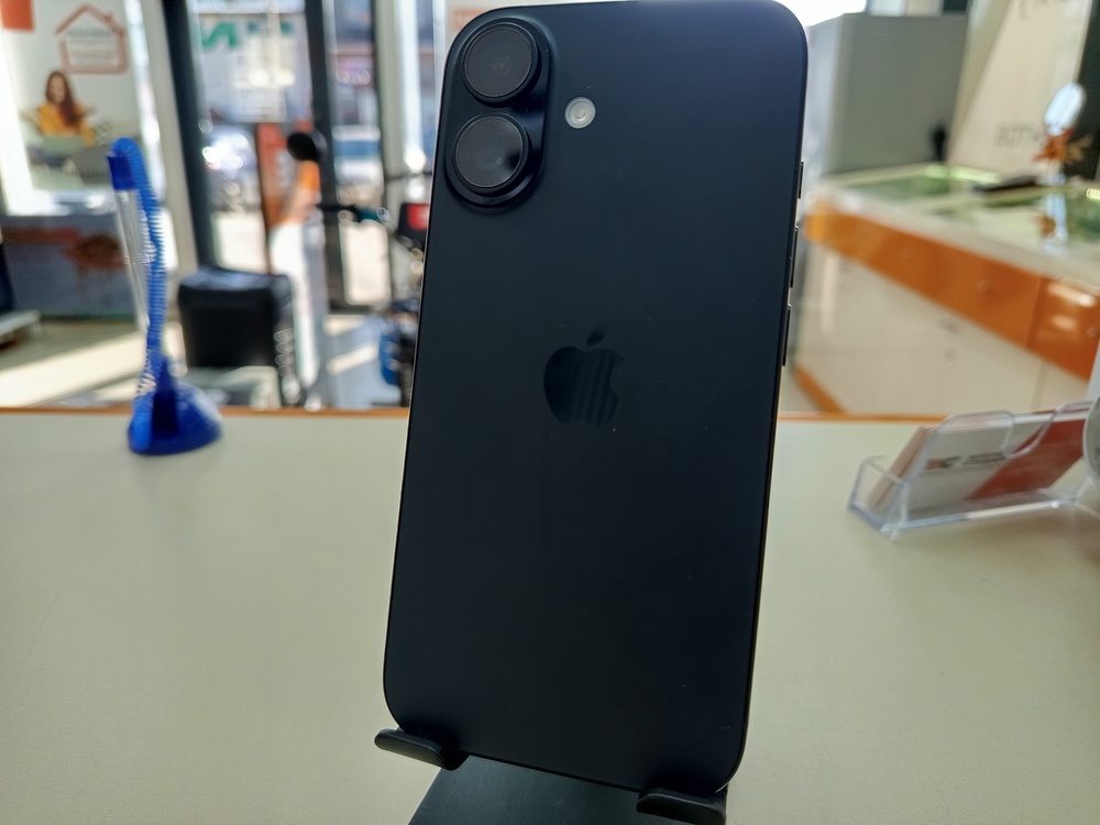 Смартфон Apple Iphone 16 128Gb