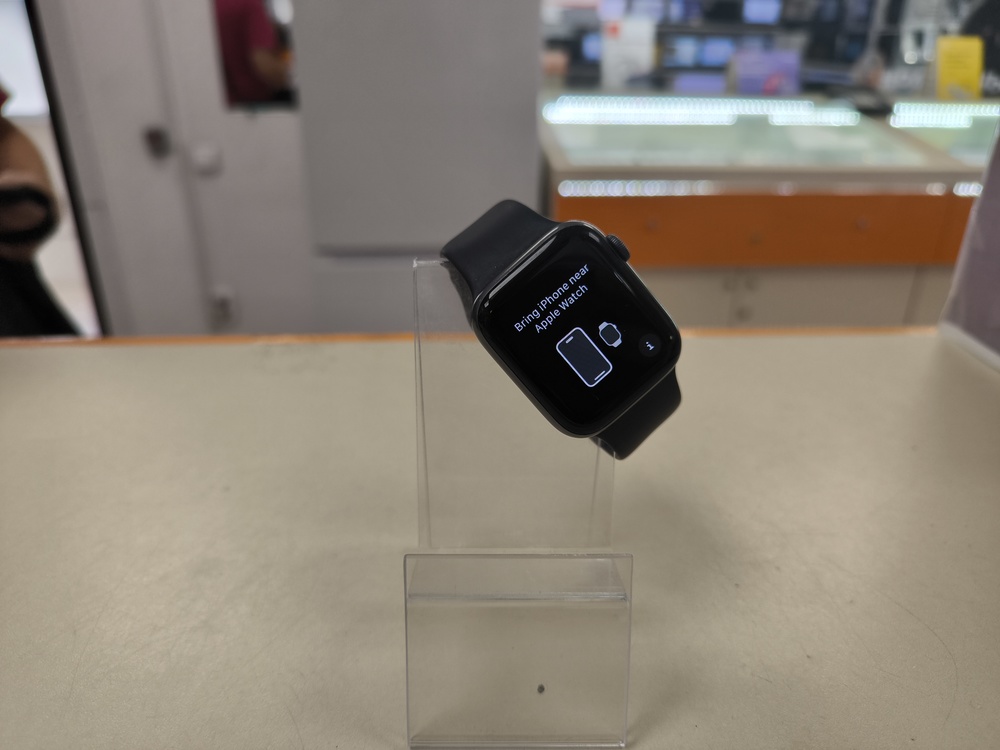 Смарт-часы Apple Watch Series 5 44 мм