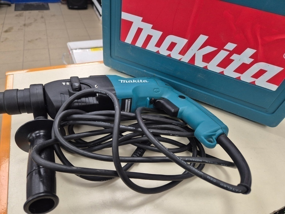 Перфоратор Makita HR2020