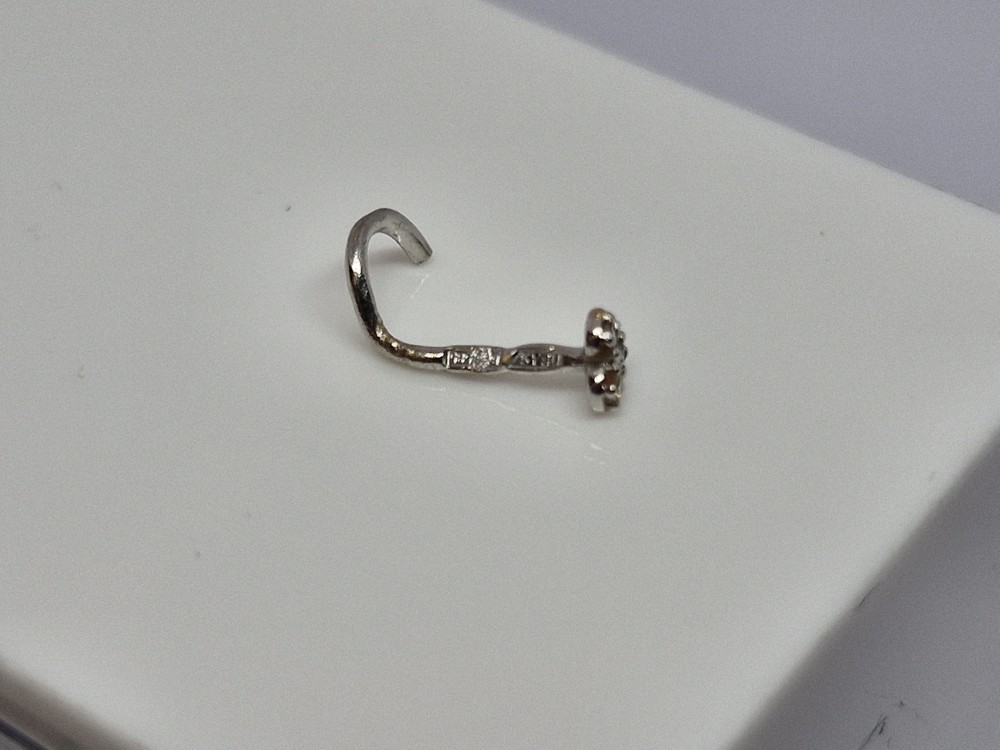 ПИРСИНГ В НОС с камнями (Au 585)