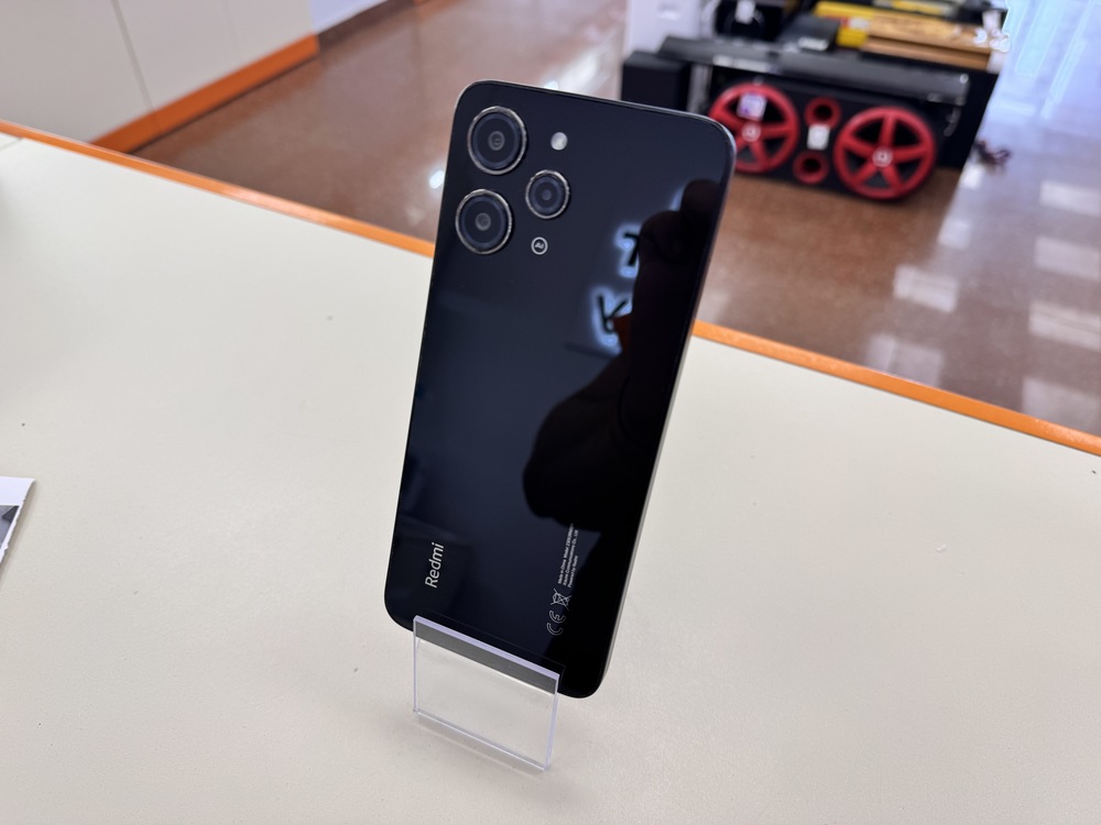 Смартфон Xiaomi Redmi 12 4/128