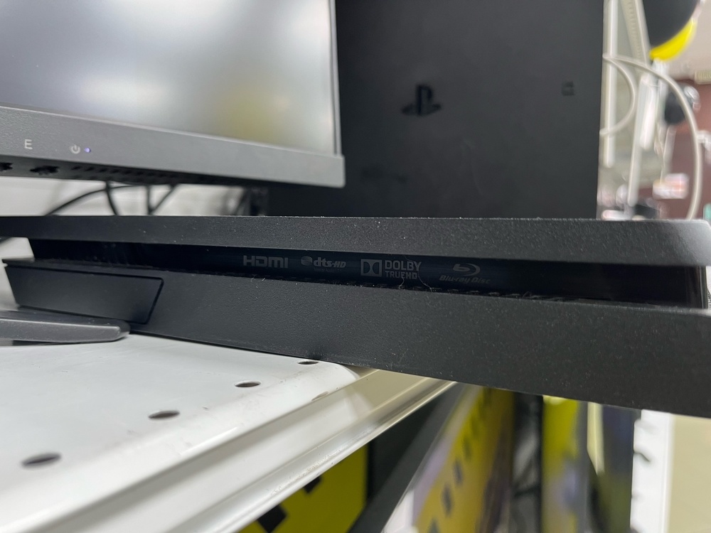 Игровая приставка PlayStation 4 Slim 1Tb Игровая приставка PlayStation 4 Slim 1Tb