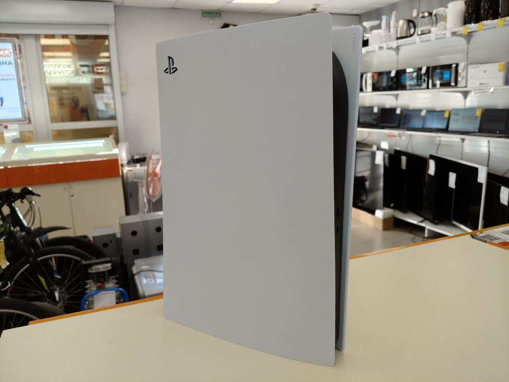 Игровая приставка PlayStation 5 825Gb (С дисководом)