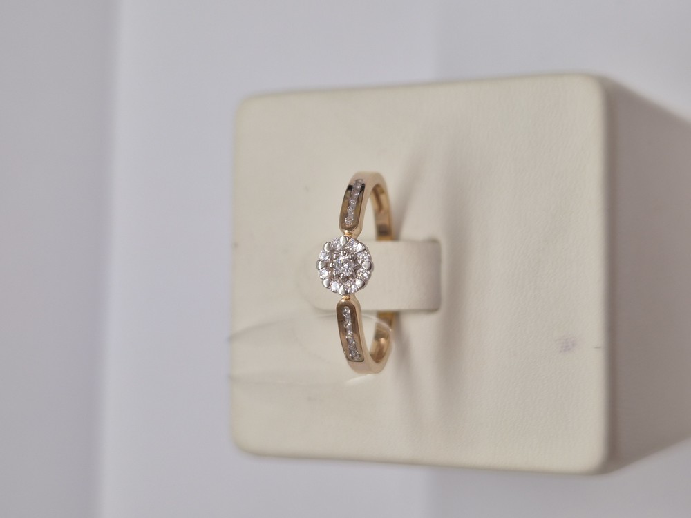 КОЛЬЦО С КАМНЯМИ (Au 585)