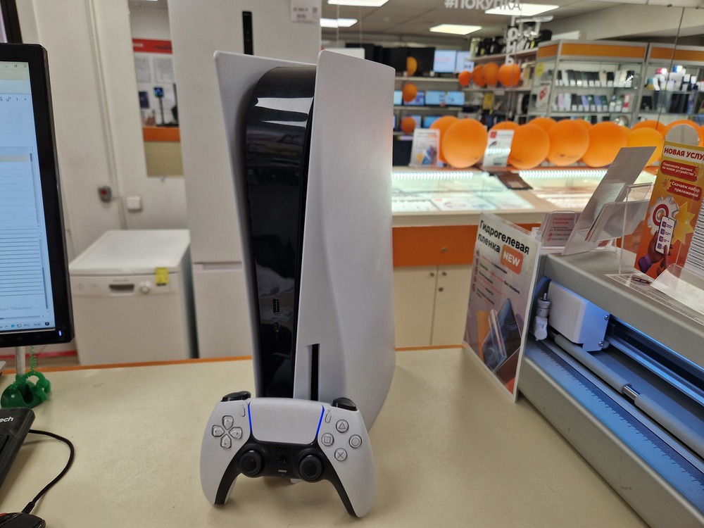 Игровая приставка PlayStation 5 825Gb (С дисководом)