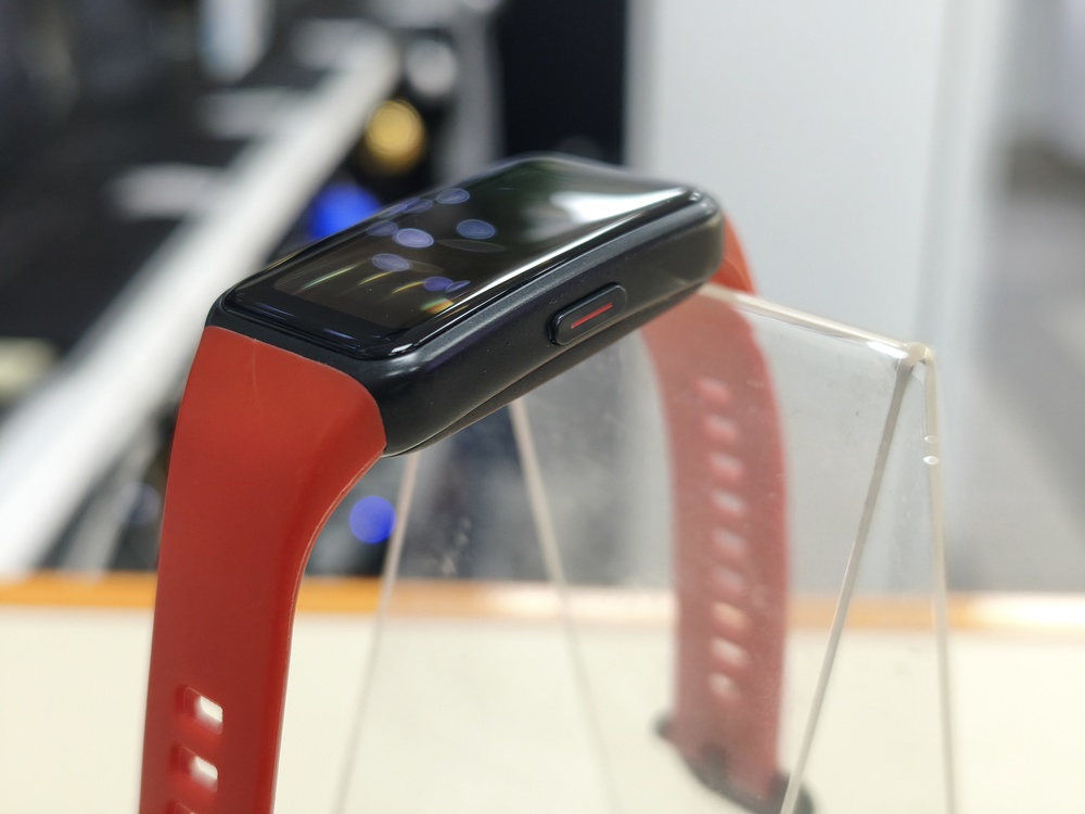 Фитнес-браслет Honor BAND 6