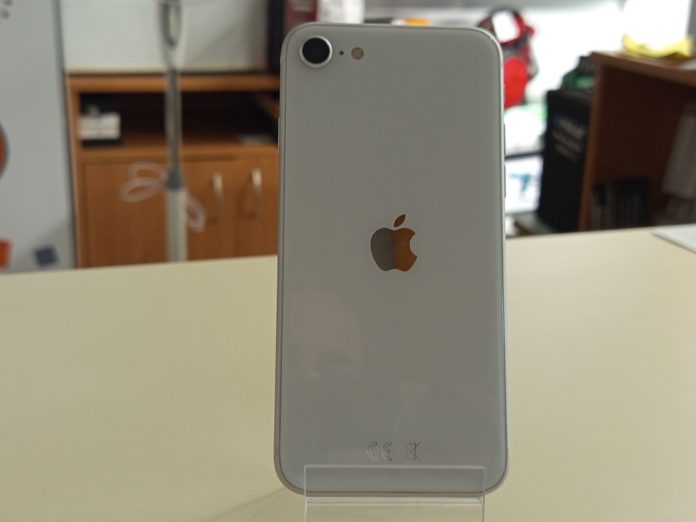 Смартфон Apple iPhone SE 2020 64Gb