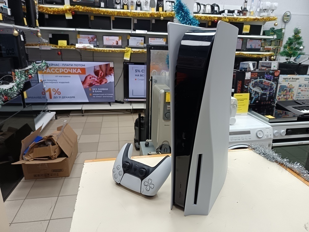 Игровая приставка PlayStation 5 825Gb (С дисководом)