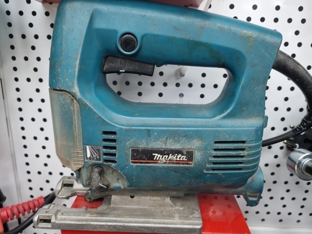 Лобзик Makita 4324