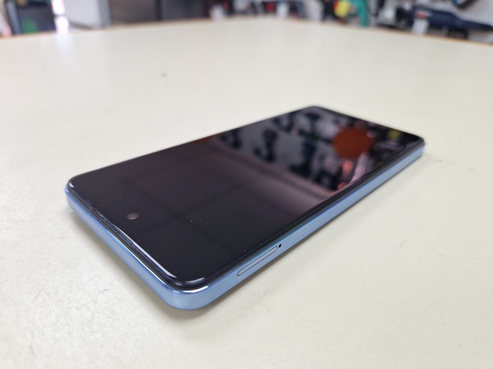Смартфон Infinix HOT 40i 8/128