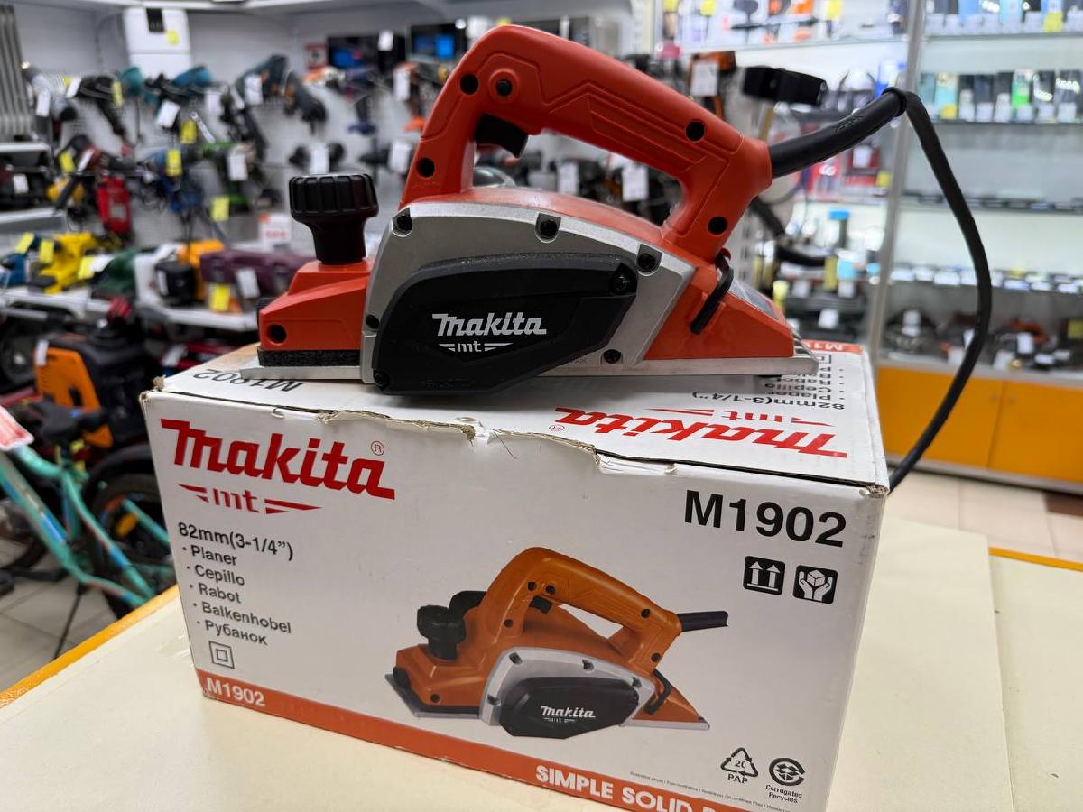 Электрорубанок Makita 1902