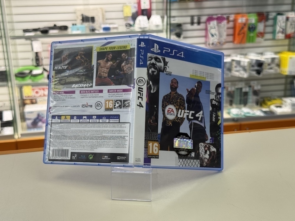 Игра Playstation 4 UFC 4