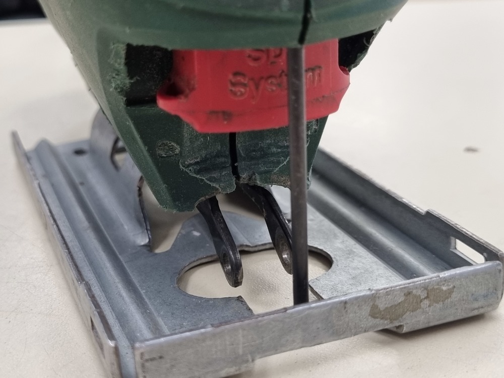 Лобзик Bosch PST 670