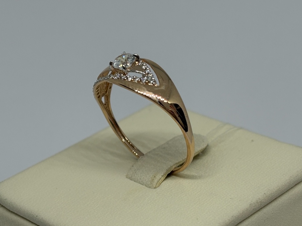 КОЛЬЦО С КАМНЯМИ (Au 585)