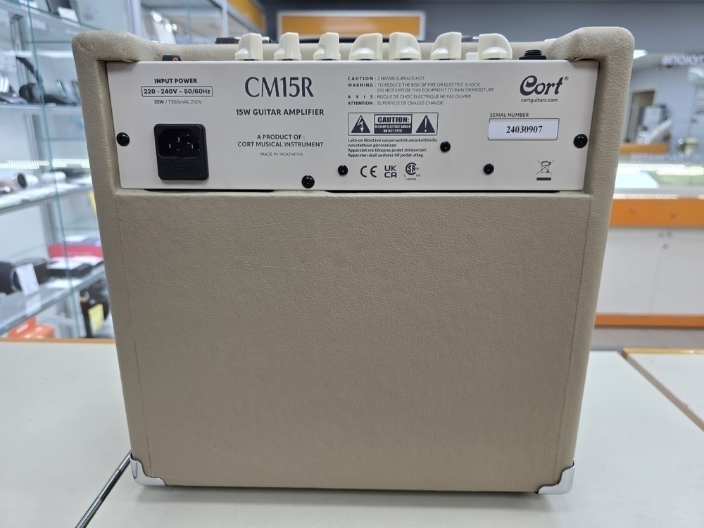 Комбоусилитель для гитар Cort CM15R